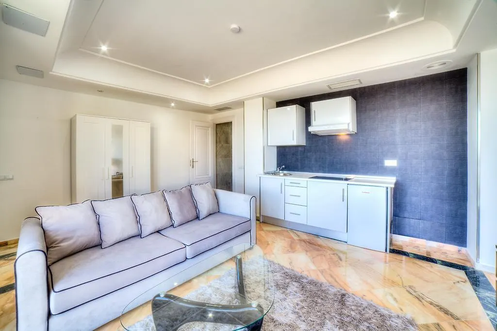 Apartahotel Banus Beach Apartments Marbella