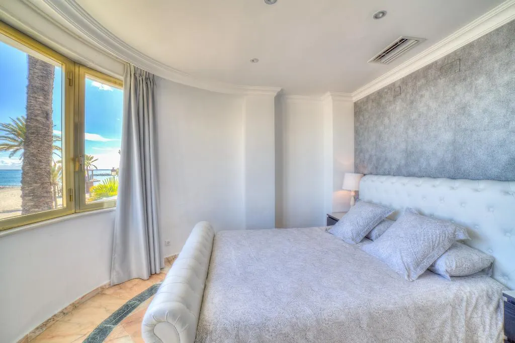 Banus Beach Apartments Marbella 4*,