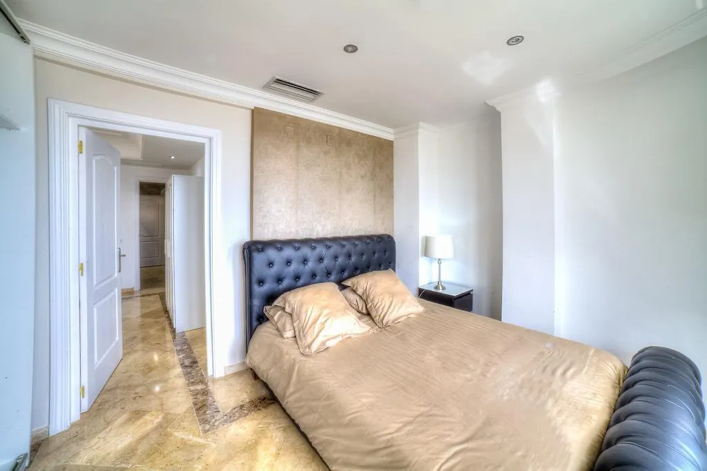 Apartahotel Banus Beach Apartments Marbella