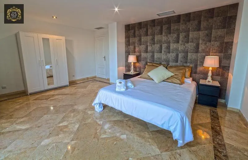 **** Apartahotel Banus Beach Apartments Marbella España
